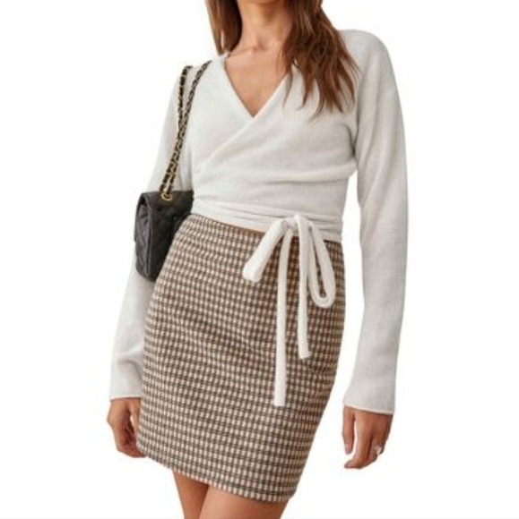 Reformation Sweaters - Reformation Relaxed Cashmere Wrap Sweater Gossamer Size SMALL